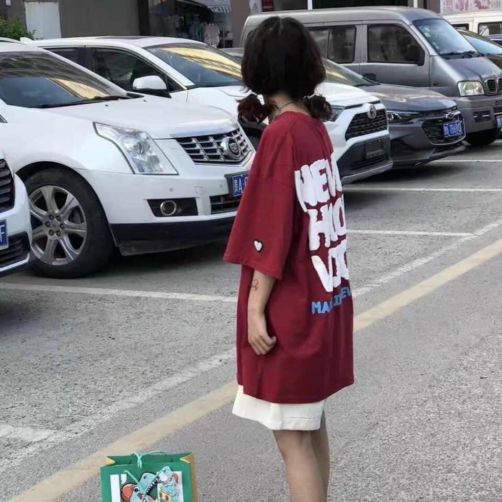 Set bộ mặc hè áo thun đỏ cộc tay form rộng in chữ never vico kèm quần short trắng trơn phong cách Ulzzang