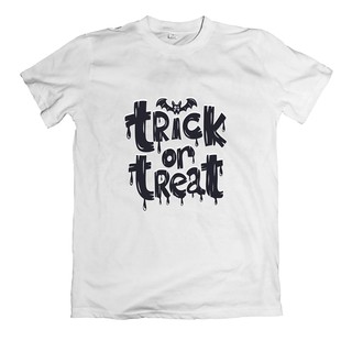 áo thun in hình chữ trick treat