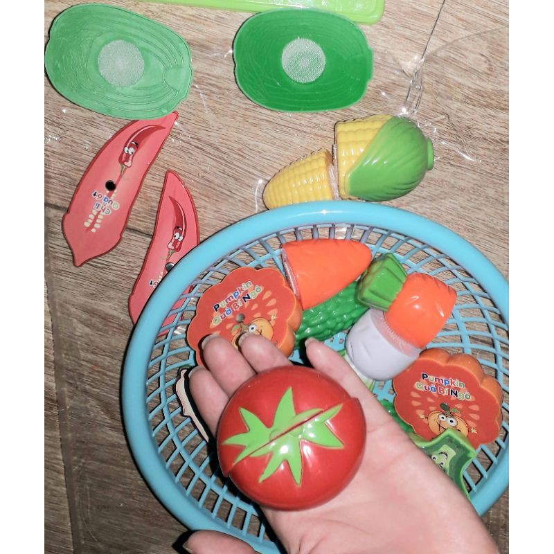 Sét đồ chơi cắt trái cây nam châm bằng nhựa do Việt Nam sản xuất