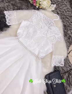 Đầm ren tay con công chúa