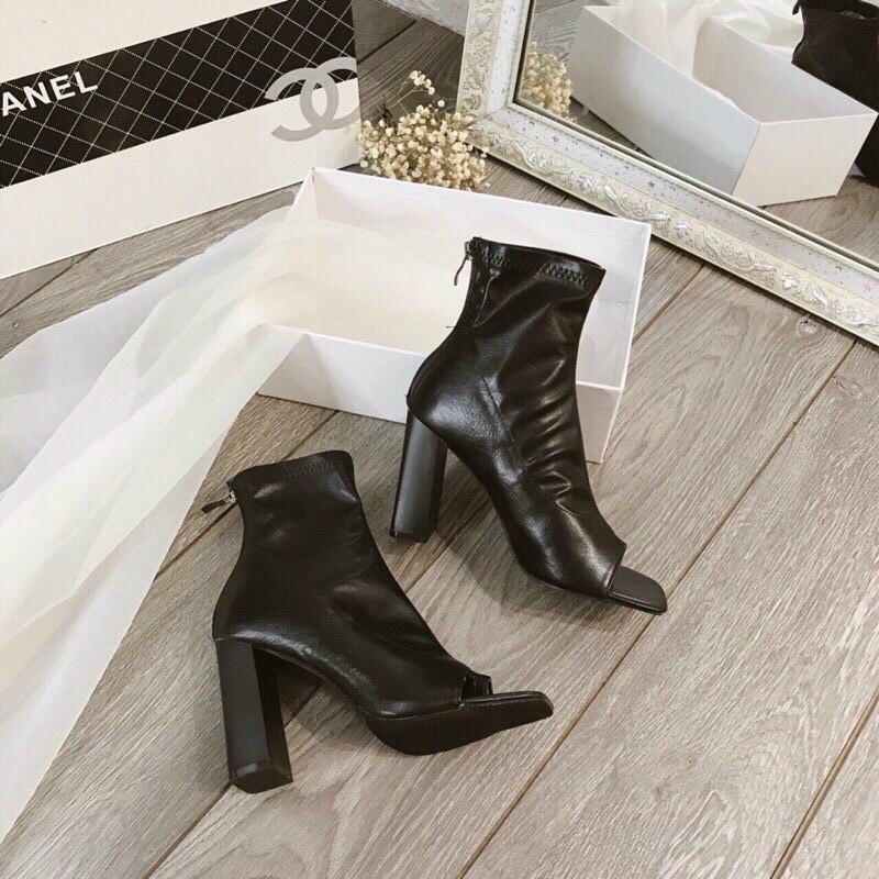 Boot Xỏ Ngón Bốt Hở Mũi Cổ Cao Chất Da Mềm  Đế Vuông 8 phân Mới 2023 Có Khóa Sau