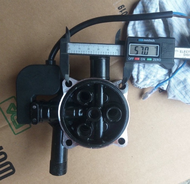 Đầu bơm Thay thế máy rửa xe mini Máy xịt Nước áp lực cao , loại Thông Dụng