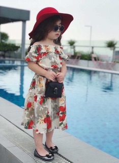 Đầm trễ vai