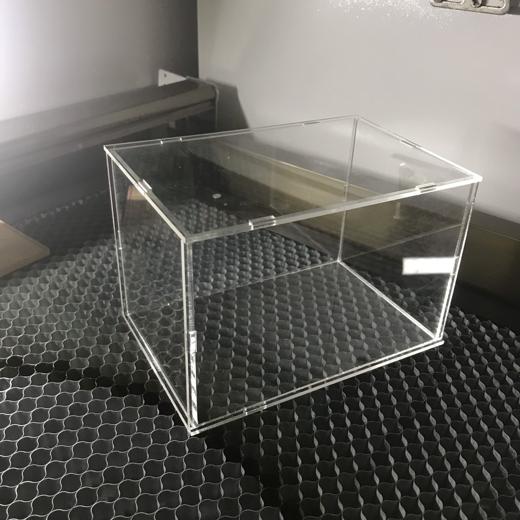 Hộp Mica trong suốt chống bụi. Hộp trưng bày sản phẩm