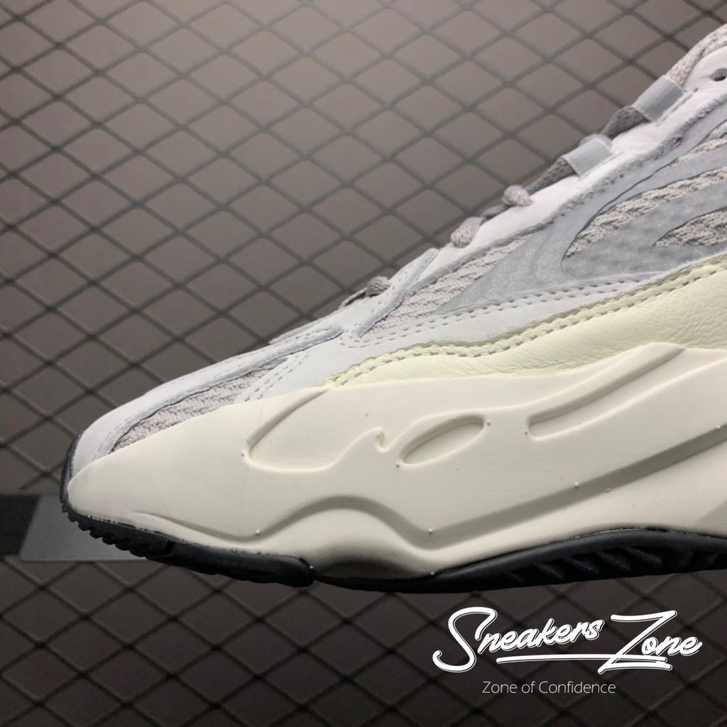 𝐓Ế𝐓 (FREESHIP+HỘP+QUÀ) Giày thể thao YEEZY 700 V2 Static trắng xám phản quang ^ g