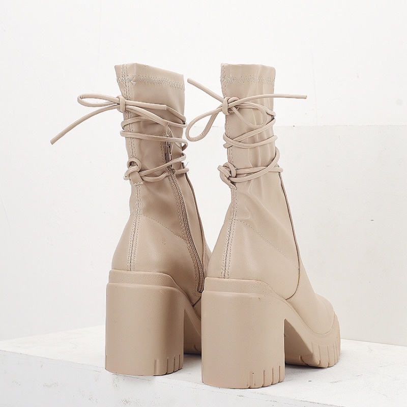 Boots da mềm cổ lửng buộc dây . xuất uk