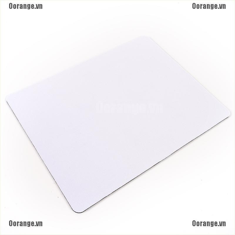 Lót ChuộT MàU TrắNg Đơn GiảN 26X21Cm