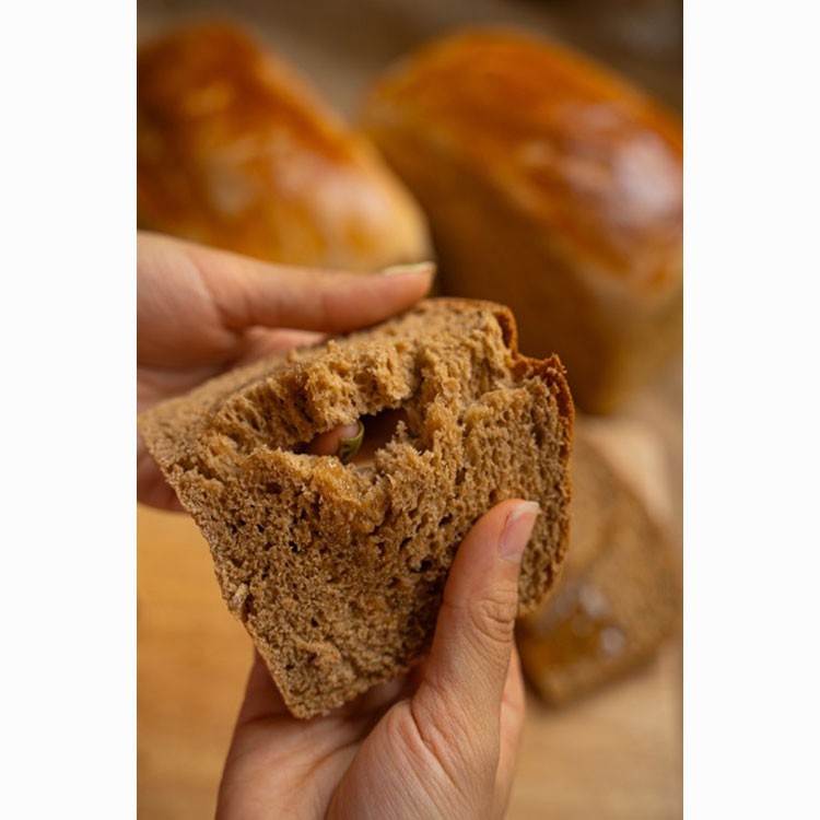 Bột mì đen nguyên cám hữu cơ  Aunt Michelle gói 1kg