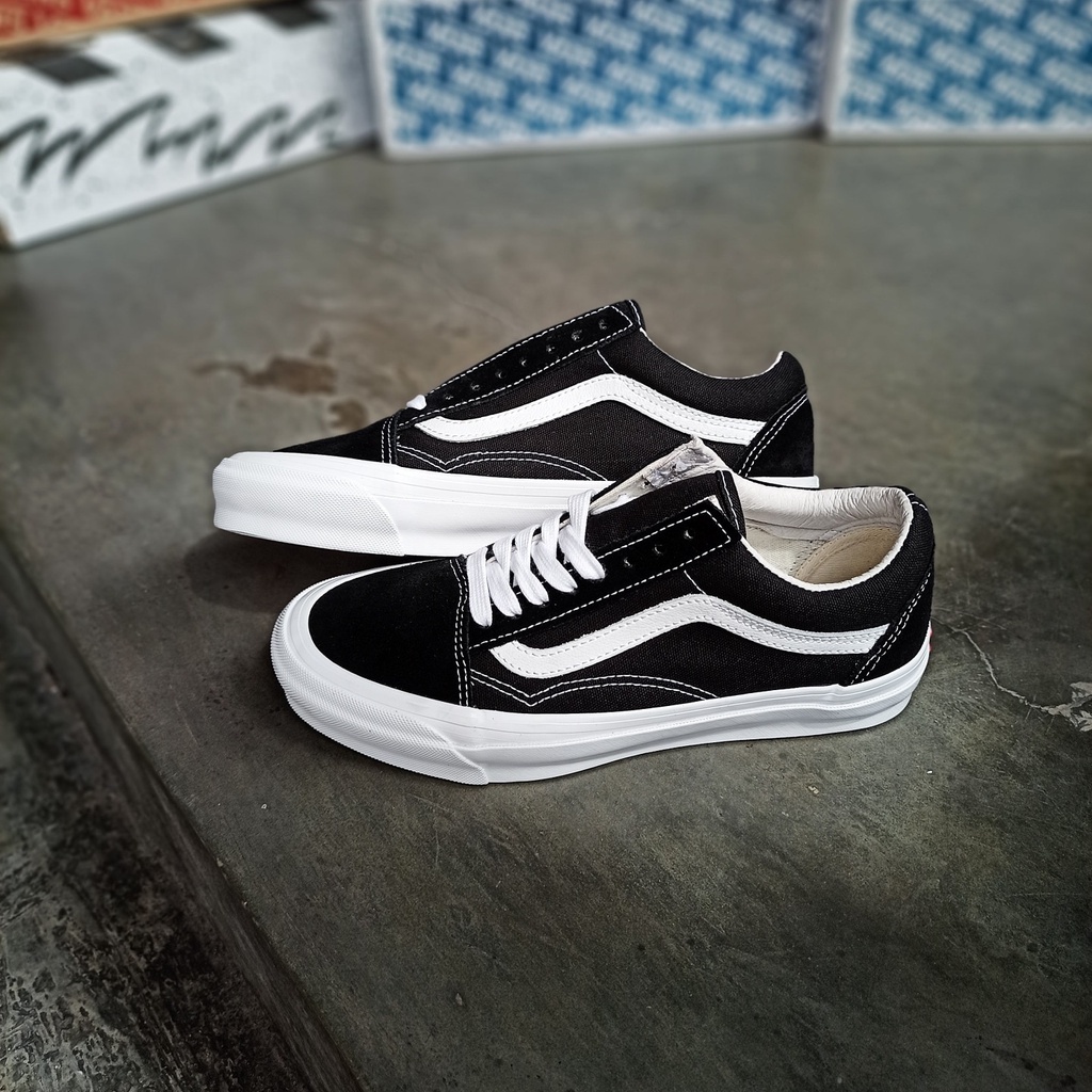 Giày Vải Canvas Thời Trang Nam Nữ Cổ Thấp Vans Vault Classic Old Skool Đen Viền Trắng G08