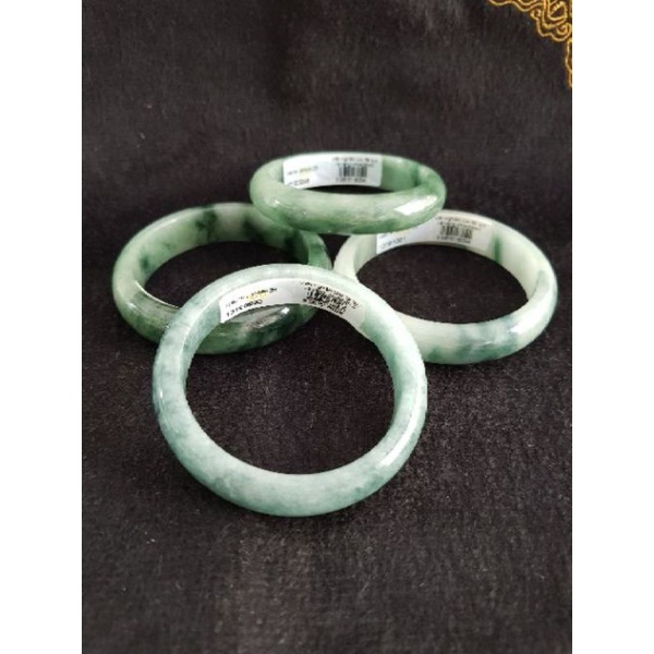 Vòng tay bản liền ngọc C.Thạch gà đen ni 58