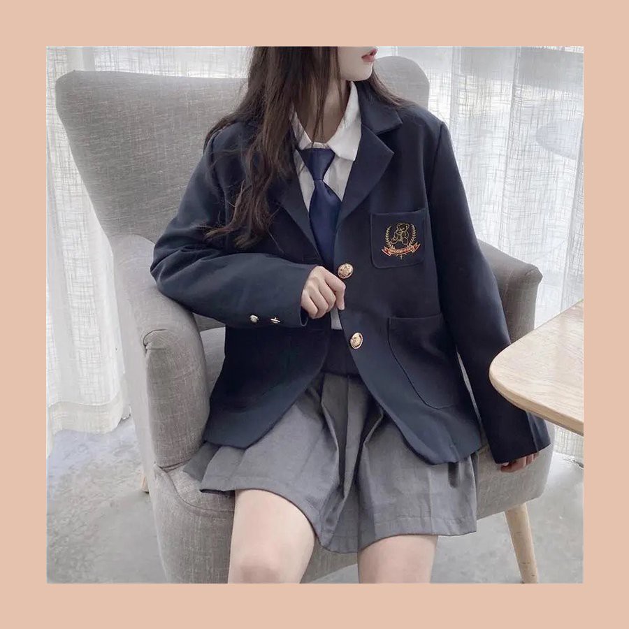 (SẴN) Áo khoác blazer dáng oversize cài cúc thêu hình phong cách học sinh hàn quốc A00273 | BigBuy360 - bigbuy360.vn