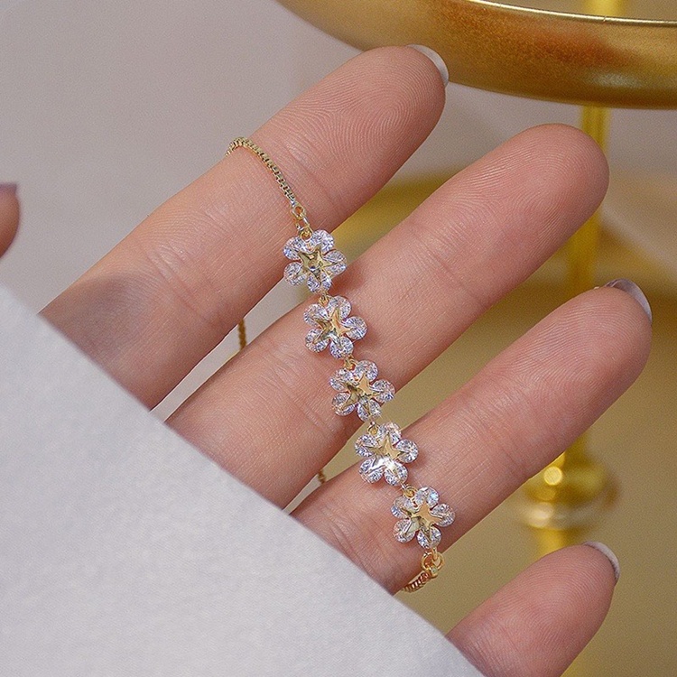 Vòng tay hoa dây rút style Hàn cực xinh - LT136