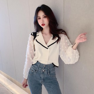 Áo croptop cổ V phối nút phong cách Hàn Quốc