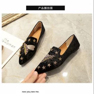 GIÀY BỆT THÊU HÌNH CON ONG KÈM HÌNH THẬT