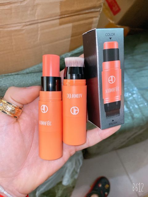 01 cây son má hồng 2in1 kèm cọ