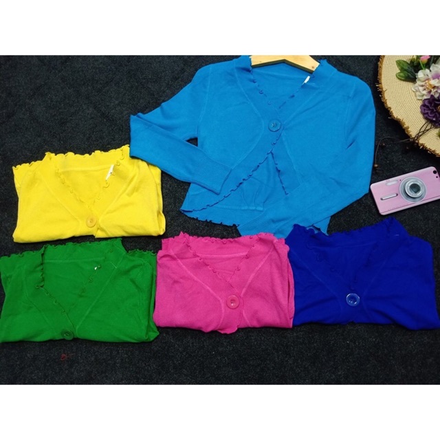 Áo khoác len dáng lửng