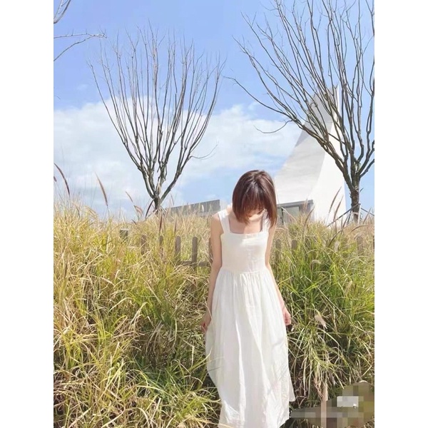 Váy 2 dây bản to cổ vuông có lưng chun sau