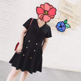 Đầm cổ vest phối cúc sang chảnh