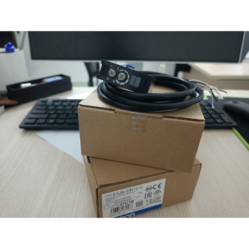 Cảm biến hồng ngoại E3JK-DR12