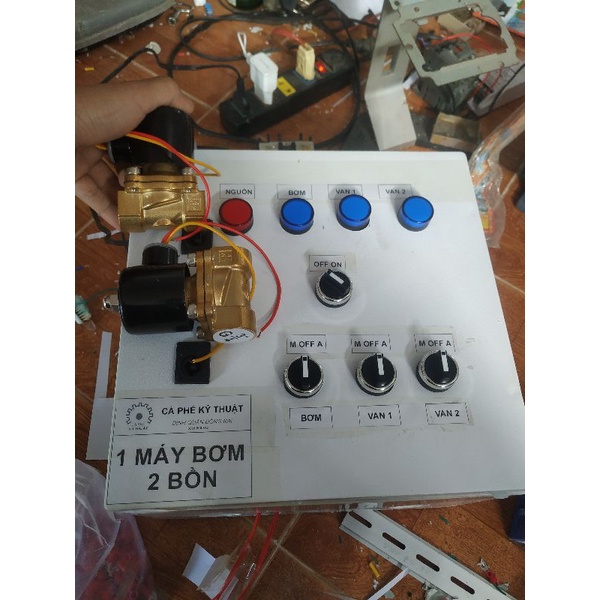 Tủ điện 1 máy bơm cho 2 nhà hoặc 2 bồn xài chung nguồn