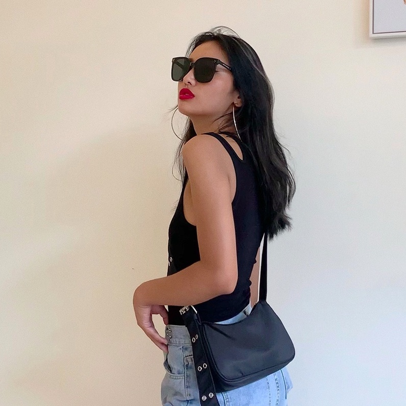 TÚI ĐEO CHÉO BẤM LỖ NHỎ ĐỂ ĐIỆN THOẠI VÍ TIỀN MÀU ĐEN VẢI DÙ MỊN