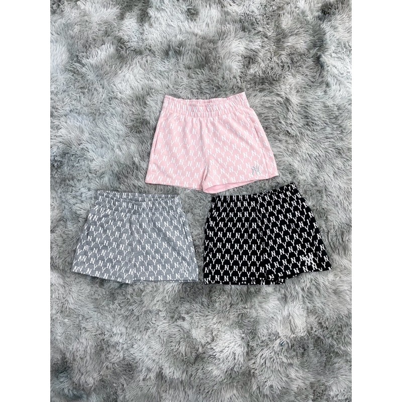 Quần short MONOGRAM 3 màu | BigBuy360 - bigbuy360.vn