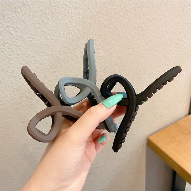 Kẹp gắp tóc màu trơn bằng nhựa đơn giản