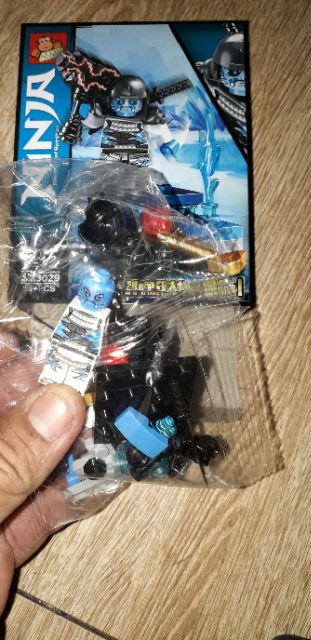 Lắp ráp 1 hộp LegoNinja SX3029 có nhiều chi tiết