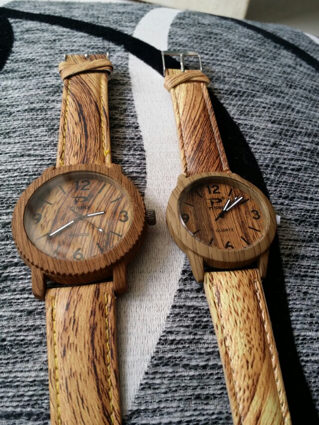 Đồng hồ giả gỗ thời trang độc đáo pinbo