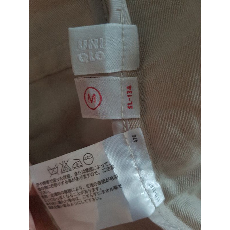 Pass nhẹ áo khoác UniQlo giá rẻ như hình