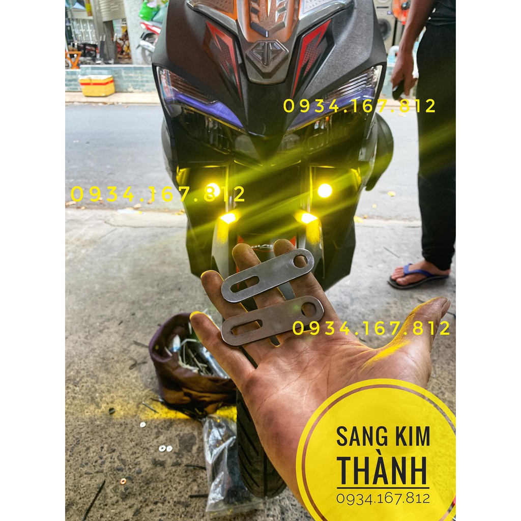 Cặp Pat INOX 304 Gắn Bi Cầu Mini Cho Xe AirBlade  Vị Trí Chân Phuột