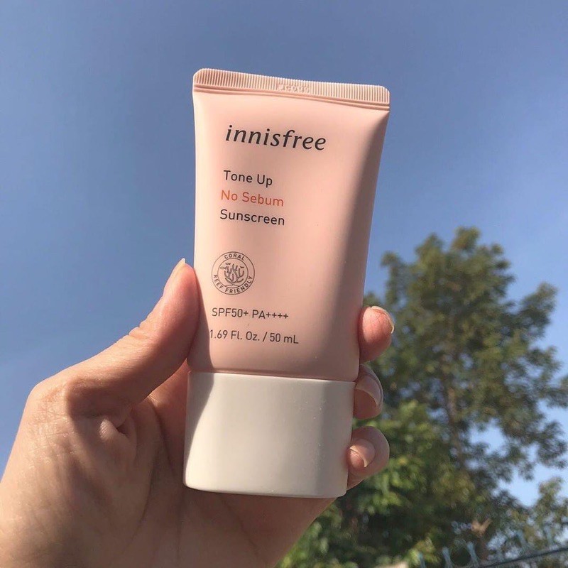 Kem chống nắng Innisfree Tone Up No Sebum Sunscreen SPF50/PA ++++