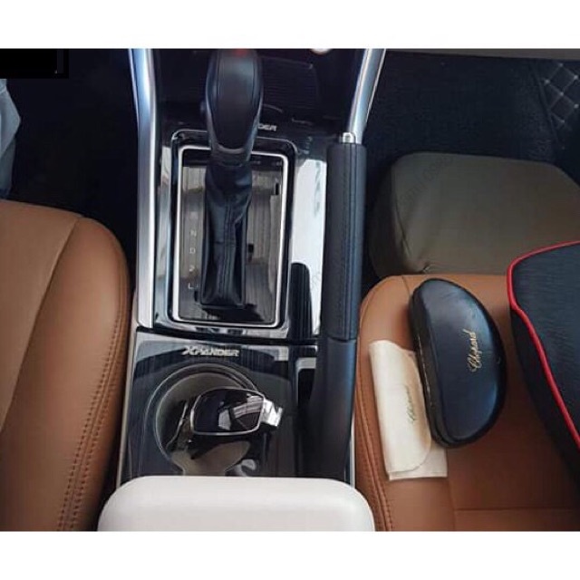 Ốp nội thất Xpander 2018_2022mẫu Titan + Carbon