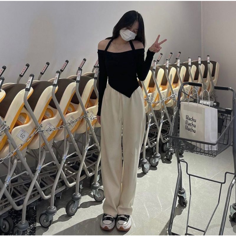 Set Áo Đen Cổ Yếm Vạt Chéo Tay Dài + Quần Suông Trắng Dài Chun Thun