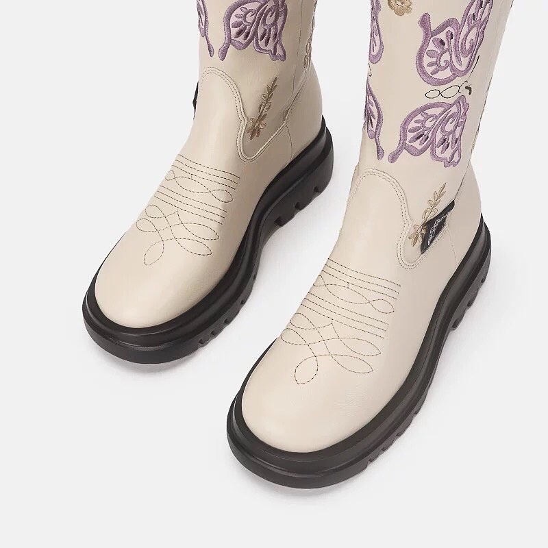 Giày boot da thêu hình Butterfly cực xinh phong cách cowboy martin