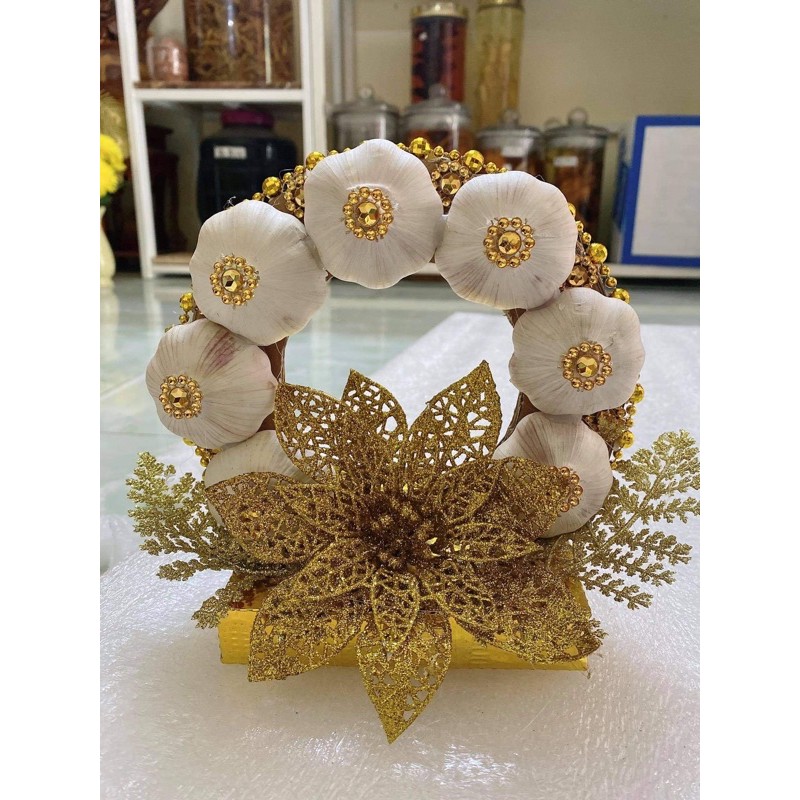 Lẵng tỏi thần tài. có đế