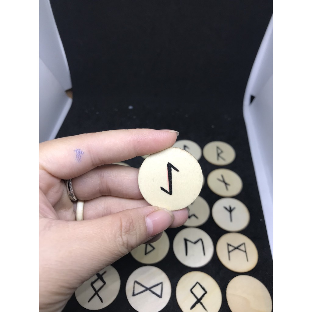 Bộ kí tự Rune gỗ