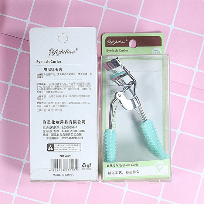 Kẹp mi Yizhilian 7020 nội địa Trung có lớp đệm silicone mềm mịn bấm mi cong tự nhiên