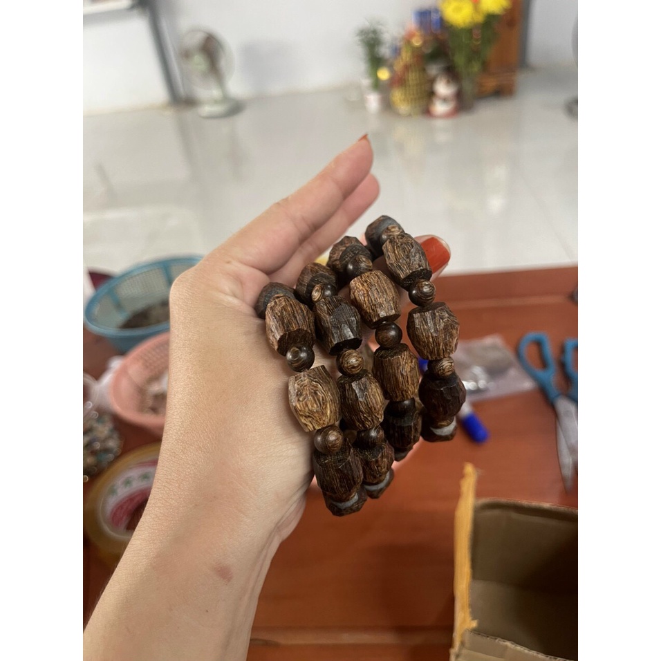 Vòng Trầm Hương phong thủy - Trầm Hương sánh chìm - Thơm Vĩnh viễn