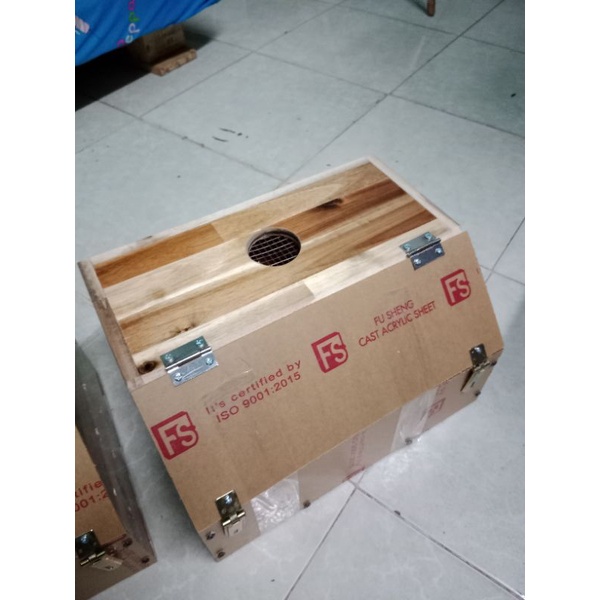 Chuồng nuôi bò sát gỗ ghép và mica KB3+ D35 R25 C20