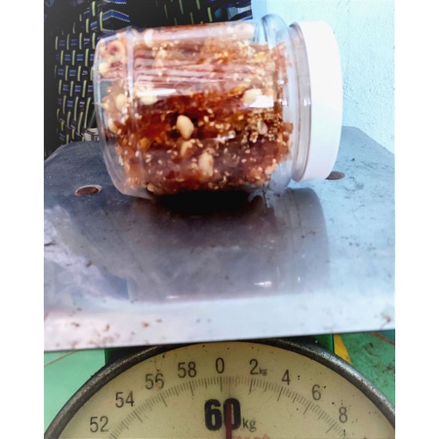 Hộp mứt gừng thái dẻo  kèm đậu phộng, mè và đu đủ bào sợi