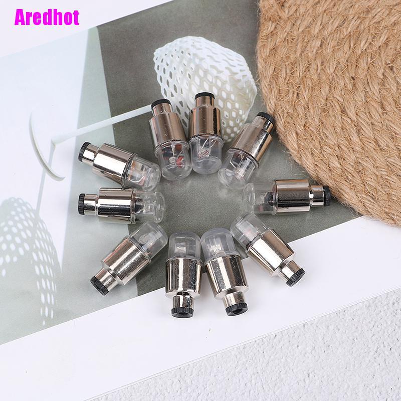 2 Đèn LED gắn vào Bánh Xe / Van Xe Hơi