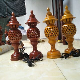 Đèn  thờ  gỗ xà cừ cao cấp hình  quả dứa