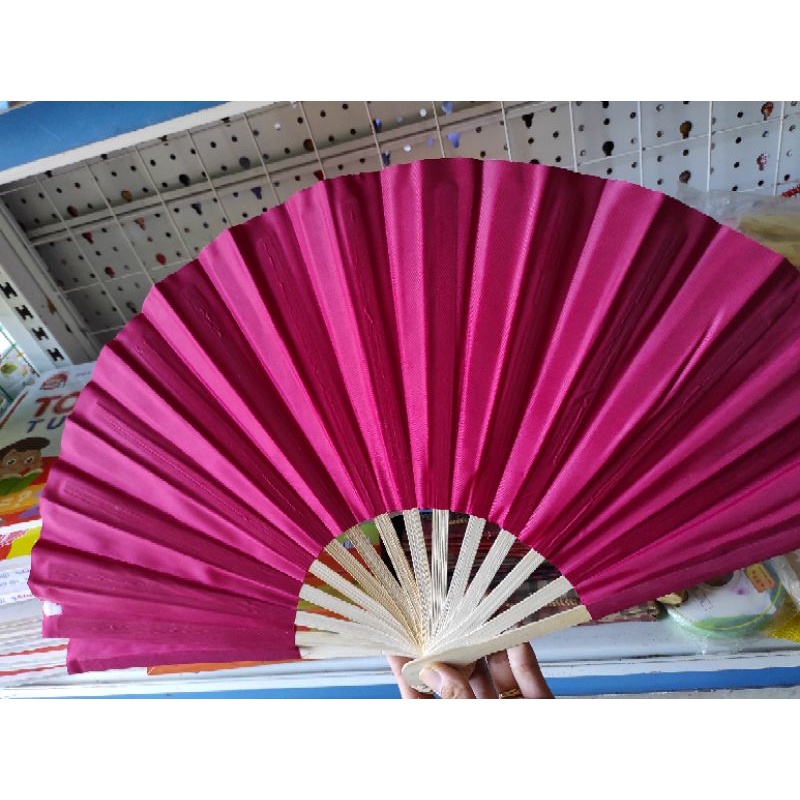 Quạt vải xếp in chữ Thư pháp 32cm