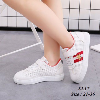 Giày thể thao màu trắng hình Lá Phong có lỗ thoáng khí - XL17