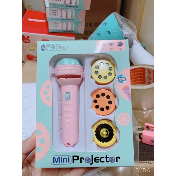 Đèn pin chiếu hình cho bé - gồm 80 hình đa chủ đề thú vị cho bé