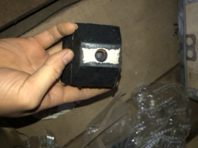chân máy sau 1 tấn 130/490