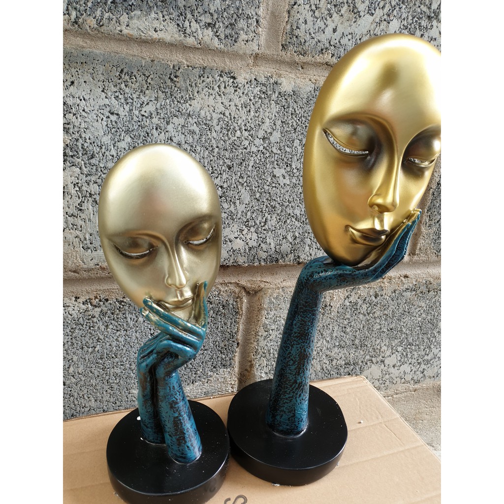 TRANG TRÍ TỦ RƯỢU, BÀN LÀM VIỆC