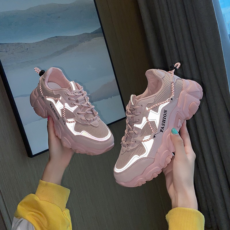 Giày Thể Thao Nữ giayBOM Đế Cao 4 cm Thiết Kế Phản Quang B1084 | BigBuy360 - bigbuy360.vn