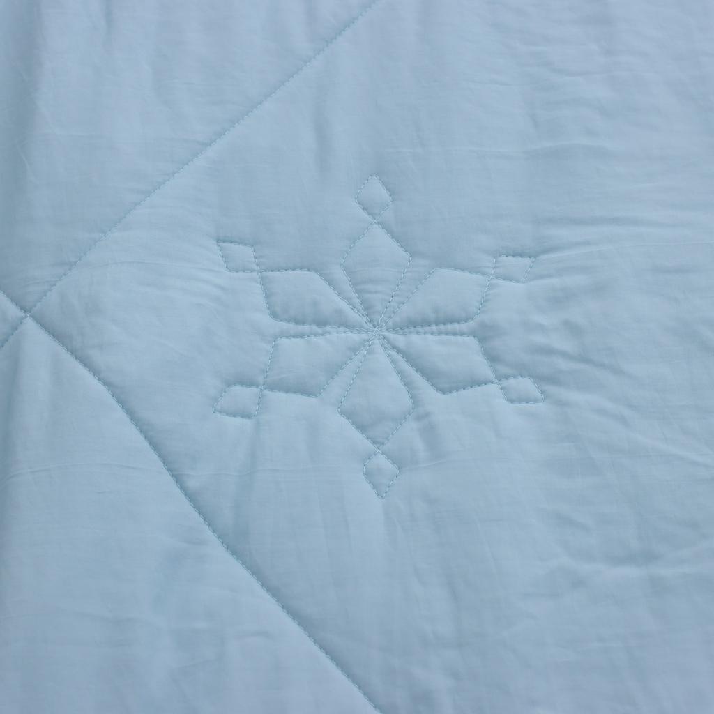 Chăn hè K-Bedding By Everon KNTS chất vải Ice-tencel mềm mát, thoáng khí, kháng khuẩn